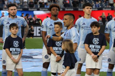 Bayan Nycfc Montreal 'e karşı. 10 Mayıs 2025, New York, ABD: New York, New York 'taki Yankee Stadyumu' ndaki Mls maçında NYFC ve CF Montreal arasında oynanan futbol maçında ahlak dersi. (Niyi Fote / Thenews2)