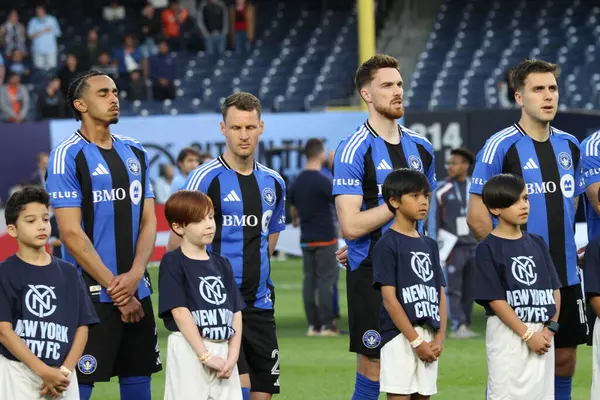 10 Mayıs 2025, New York, ABD: New York 'taki Yankee Stadyumu' ndaki Mls maçında NYFC ve CF Montreal arasındaki maç geçerlidir. (Niyi Fote / Thenews2)