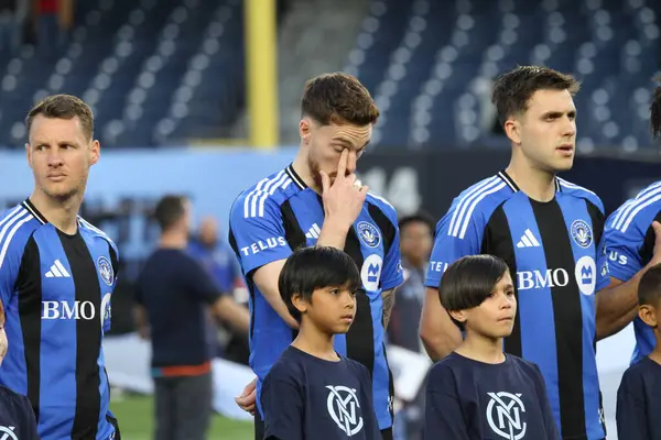 10 Mayıs 2025, New York, ABD: New York 'taki Yankee Stadyumu' ndaki Mls maçında NYFC ve CF Montreal arasındaki maç geçerlidir. (Niyi Fote / Thenews2)