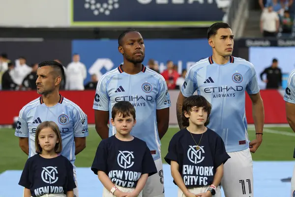 Bayan Nycfc Montreal 'e karşı. 10 Mayıs 2025, New York, ABD: New York 'taki Yankee Stadyumu' ndaki Mls maçında NYFC ve CF Montreal arasındaki maç geçerlidir. (Niyi Fote / Thenews2)