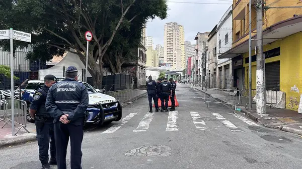Sao Paulo (sp), Brezilya 12 / 5 / 2025 - rua dos gusmoes köşesinden protestanlarla dağıtılan cracolandia kullanıcıları, bu pazartesi, 12 Mayıs 2025. (Oslaim Brito / Tenews2) 