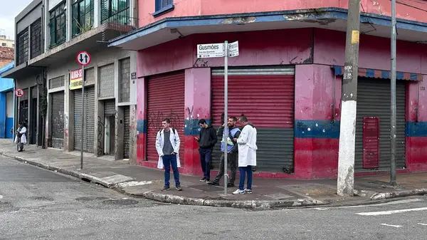 Sao Paulo (sp), Brezilya 12 / 5 / 2025 - rua dos gusmoes köşesinden protestanlarla dağıtılan cracolandia kullanıcıları, bu pazartesi, 12 Mayıs 2025. (Oslaim Brito / Tenews2) 