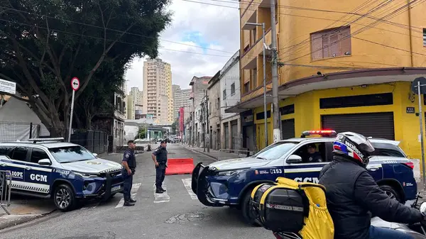 Sao Paulo (sp), Brezilya 12 / 5 / 2025 - rua dos gusmoes köşesinden protestanlarla dağıtılan cracolandia kullanıcıları, bu pazartesi, 12 Mayıs 2025. (Oslaim Brito / Tenews2) 