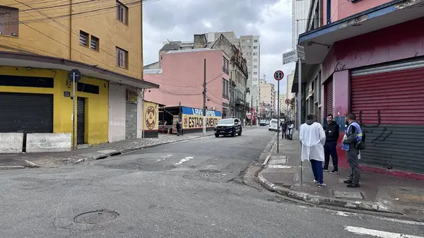 Sao Paulo (sp), Brezilya 12 / 5 / 2025 - rua dos gusmoes köşesinden protestanlarla dağıtılan cracolandia kullanıcıları, bu pazartesi, 12 Mayıs 2025. (Oslaim Brito / Tenews2) 