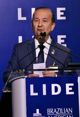 13 Mayıs 2025, New York, ABD: Jorginho Mello, New York 'taki Harvard Club' da düzenlenen 14. lide Brezilya yatırım forumu sırasında (niyi fote / thenews2)