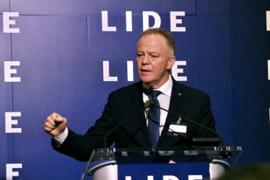 13 Mayıs 2025, New York, ABD: Renato Casagrande, Espirito Santos Valisi, New York 'taki Harvard Club' da düzenlenen 14. Lide Brezilya Yatırım Forumu sırasında (niyi fote / the enews2)