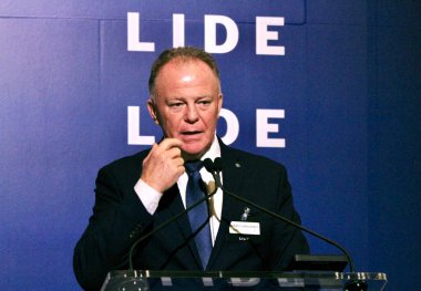 13 Mayıs 2025, New York, ABD: Renato Casagrande, Espirito Santos Valisi, New York 'taki Harvard Club' da düzenlenen 14. Lide Brezilya Yatırım Forumu sırasında (niyi fote / the enews2)