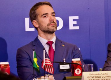 13 Mayıs 2025, New York, ABD: Rio grande do sul valisi, Eduardo Leite New York 'taki Harvard Club' da düzenlenen 14. lide Brezilya yatırım forumu sırasında gerçekleştirildi (niyi fote / thews2)
