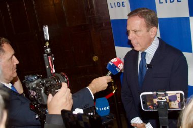 13 Mayıs 2025, New York, ABD: Joao Doria, eski Sao Paulo valisi, 14. Lide Brezilya yatırım forumunun sonunda bir basın toplantısına katılır (niyi fote / thews2)