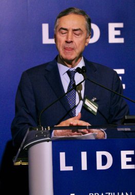 13 Mayıs 2025, New York, ABD: Luis Roberto Barroso, Brezilya Federal Yüksek Mahkemesi Başkanı Harvard Club 'da düzenlenen 14. Lide Brezilya Yatırım Forumu sırasında)