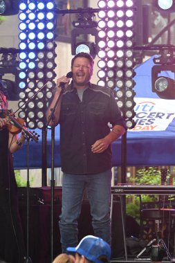 Blake Shelton, Amerikalı country müzik şarkıcısı, söz yazarı ve TV kişisi, ada, oklahoma doğumlu. Bugün 13 Mayıs 2025 'te, New York, ABD' de yeni albümünün tanıtımı için sahne aldı. (Victor m matos / thews2)