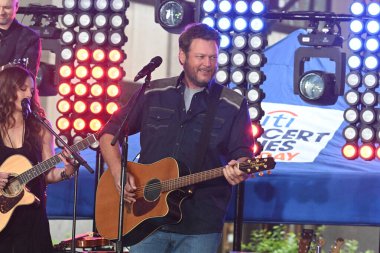 Blake Shelton, Amerikalı country müzik şarkıcısı, söz yazarı ve TV kişisi, ada, oklahoma doğumlu. Bugün 13 Mayıs 2025 'te, New York, ABD' de yeni albümünün tanıtımı için sahne aldı. (Victor m matos / thews2)