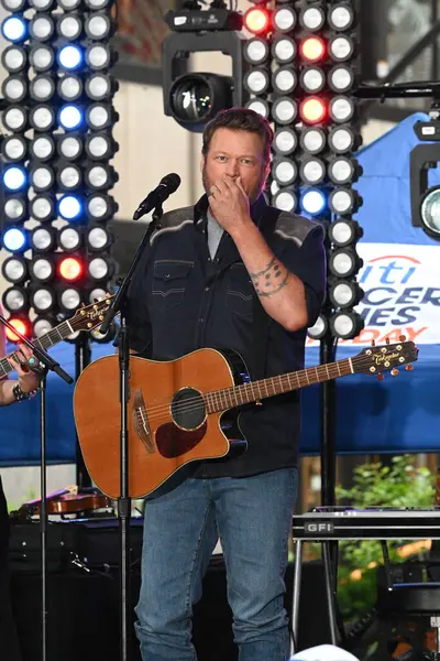 Blake Shelton, Amerikalı country müzik şarkıcısı, söz yazarı ve TV kişisi, ada, oklahoma doğumlu. Bugün 13 Mayıs 2025 'te, New York, ABD' de yeni albümünün tanıtımı için sahne aldı. (Victor m matos / thews2)