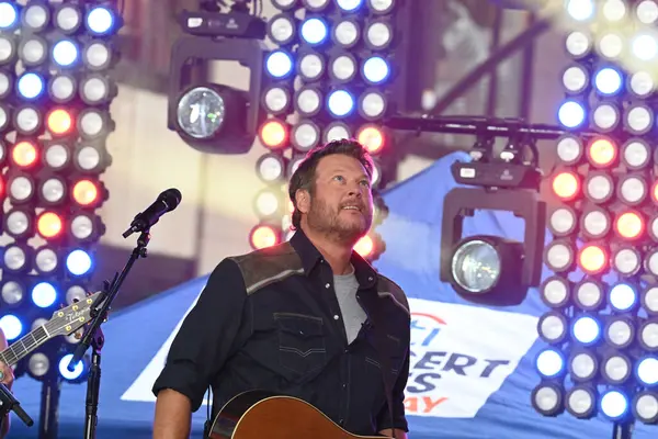 Blake Shelton, Amerikalı country müzik şarkıcısı, söz yazarı ve TV kişisi, ada, oklahoma doğumlu. Bugün 13 Mayıs 2025 'te, New York, ABD' de yeni albümünün tanıtımı için sahne aldı. (Victor m matos / thews2)