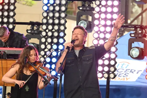 Blake Shelton, Amerikalı country müzik şarkıcısı, söz yazarı ve TV kişisi, ada, oklahoma doğumlu. Bugün 13 Mayıs 2025 'te, New York, ABD' de yeni albümünün tanıtımı için sahne aldı. (Victor m matos / thews2)