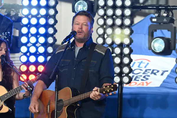 Blake Shelton, Amerikalı country müzik şarkıcısı, söz yazarı ve TV kişisi, ada, oklahoma doğumlu. Bugün 13 Mayıs 2025 'te, New York, ABD' de yeni albümünün tanıtımı için sahne aldı. (Victor m matos / thews2)
