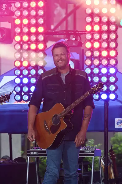 Blake Shelton, Amerikalı country müzik şarkıcısı, söz yazarı ve TV kişisi, ada, oklahoma doğumlu. Bugün 13 Mayıs 2025 'te, New York, ABD' de yeni albümünün tanıtımı için sahne aldı. (Victor m matos / thews2)