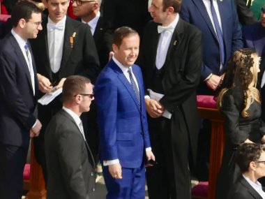 Papa XIV. Leo açılış ayinine başkanlık ediyor. 18 Mayıs 2025, Aziz Peter Meydanı, Vatikan, Vatikan, Roma, İtalya: 300,000 'den fazla tapanı karşılamak için St. Peter Meydanı' nda toplandı (Julia Mineeva / thews2)