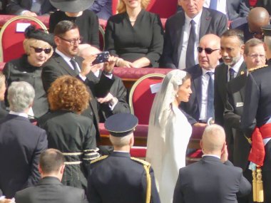 Papa XIV. Leo açılış ayinine başkanlık ediyor. 18 Mayıs 2025, Aziz Peter Meydanı, Vatikan, Vatikan, Roma, İtalya: 300,000 'den fazla tapanı karşılamak için St. Peter Meydanı' nda toplandı (Julia Mineeva / thews2)