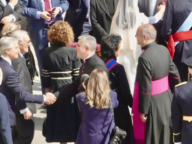 Papa XIV. Leo açılış ayinine başkanlık ediyor. 18 Mayıs 2025, Aziz Peter Meydanı, Vatikan, Vatikan, Roma, İtalya: 300,000 'den fazla tapanı karşılamak için St. Peter Meydanı' nda toplandı (Julia Mineeva / thews2)