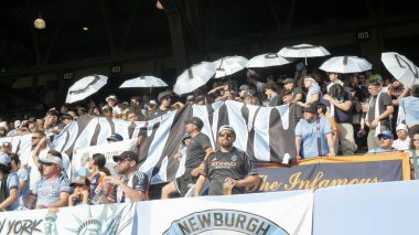 New York, ABD: 17 Mayıs 2025 - Mls maçı için Citifield Citifield Citifield 'da Nickfc ve Red Bull arasında oynanan futbol maçının taraftarları. (Fotoğraf: Niyi Fote / Thenews2 / Depozito Fotoğrafları) 