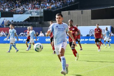 17 Mayıs 2025, New York, U.S.N.F.C. N.F.C. ve Red Bull arasındaki futbol maçı sırasında Mls maçı için geçerli. (Niyi Fote/Thenews2)