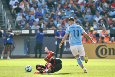 New York, ABD: 17 Mayıs 2025 - Nycfc ile Red Bull arasındaki futbol maçı sırasında Mls maçı için geçerli olan Fernandez. (Fotoğraf: Niyi Fote / Thenews2 / Depozito Fotoğrafları) 