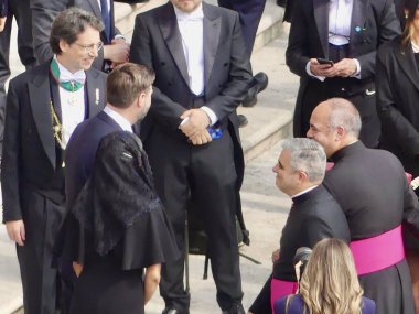 Papa XIV. Leo açılış ayinine başkanlık ediyor. 18 Mayıs 2025, Aziz Peter Meydanı, Vatikan, Vatikan, Roma, İtalya: 300,000 'den fazla tapanı karşılamak için St. Peter Meydanı' nda toplandı (Julia Mineeva / thews2)