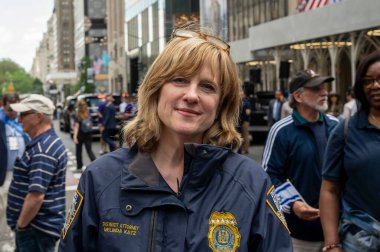 18 Mayıs 2025, New York, New York, ABD bölge savcısı Melinda Katz 18 Mayıs 2025 'te New York' ta İsrail günü geçit törenine katılıyor. (m10 'lar / yeniler 2)