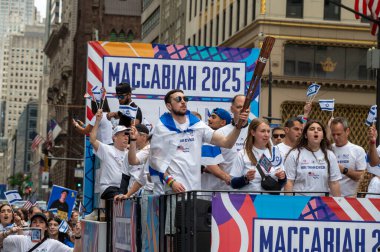 18 Mayıs 2025, New York, New York, ABD: bir Maccabiah, oyunlar, 18 Mayıs 2025 'te New York' ta beşinci caddedeki İsrail Günü geçit töreninde görüldü. (m10 'lar / yeniler 2)