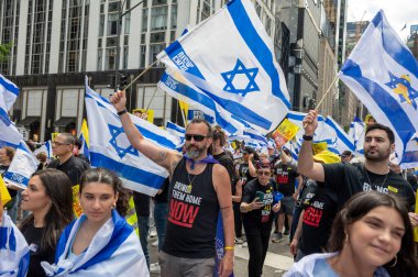 18 Mayıs 2025, New York, New York, ABD: Rehine forumunun üyeleri 18 Mayıs 2025 'te New York' ta İsrail Günü geçit töreninde onları eve getirdi. (m10 'lar / yeniler 2)