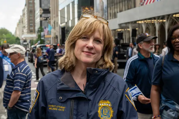 18 Mayıs 2025, New York, New York, ABD bölge savcısı Melinda Katz 18 Mayıs 2025 'te New York' ta İsrail günü geçit törenine katılıyor. (m10 'lar / yeniler 2)