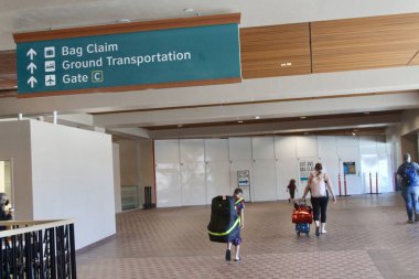 Albuquerque, New Mexico, ABD: 21 Mayıs 2025 - New Mexico Albuquerque uluslararası havaalanının insanlarla genel görüşü. (Niyi Fote/Thenews2)