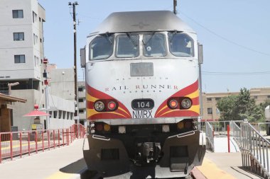 Albuquerque, New Mexico, ABD: 21 Mayıs 2025 - Yeni Meksika demiryolu işletmecisi yolculara hizmet sunan, Santa fe ve Belen arasında Albuquerque ve diğer toplulukları birbirine bağlayan bir banliyö demiryolu servisidir. (Niyi Fote/Thenews2)