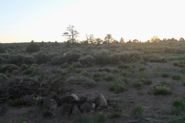 Tao, New Mexico, ABD: 21 Mayıs 2025 - New Mexico 'nun dağlık kesiminin gün batımı ve güzelliğiyle manzarası. (Niyi Fote/Thenews2)