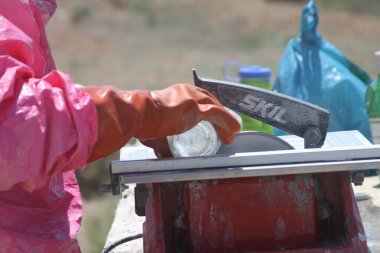 Tao, New Mexico, ABD: 22 Mayıs 2025 - Pasif güneş evlerinin tasarımı ve inşaatı ile bilinen tres piedras 'te sürdürülebilirlik ve kendine yetebilirlik. (Niyi Fote/Thenews2)              