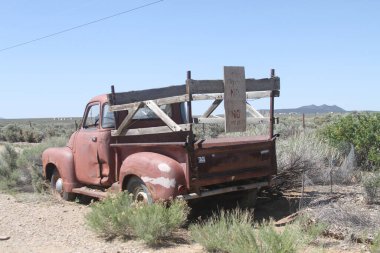 Tao, New Mexico, ABD: 22 Mayıs 2025 - Pasif güneş evlerinin tasarımı ve inşaatı ile bilinen tres piedras 'te sürdürülebilirlik ve kendine yetebilirlik. (Niyi Fote/Thenews2)              
