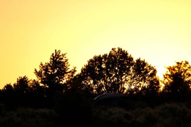 23 Mayıs 2025, Tres Piedras, New Mexico, ABD: Tres Piedras çölünde, New Mexico 'da gün batımı görülüyor. (Niyi Fote/Thenews2)                  