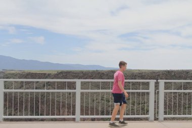 24 Mayıs 2025, Taos, New Mexico, ABD: Taos 'taki Rio Grande Gorge Köprüsü ya da 