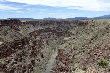 24 Mayıs 2025, Taos, New Mexico, ABD: Taos 'taki Rio Grande Gorge Köprüsü ya da 