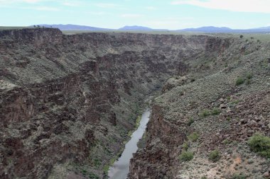 24 Mayıs 2025, Taos, New Mexico, ABD: Taos 'taki Rio Grande Gorge Köprüsü ya da 