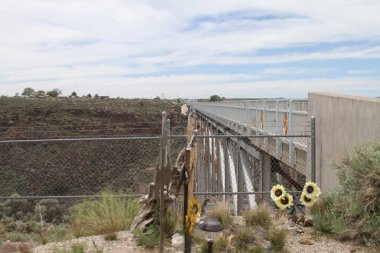 24 Mayıs 2025, Taos, New Mexico, ABD: Taos 'taki Rio Grande Gorge Köprüsü ya da 