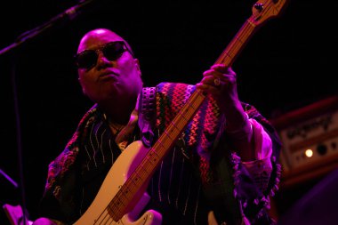 Sao Paulo, Brezilya: 23 Mayıs 2025 - c6 fest / show / sp - meshell ndegeocello 'nun cuma gecesi 2025 festivalinde (22) Sao Paulo' nun güneyindeki ibirapuera konferans salonunda performansı. (Fabricio Bomjardim / The Newws2)