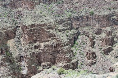 24 Mayıs 2025, Taos, New Mexico, ABD: Taos 'taki Rio Grande Gorge Köprüsü ya da Rio Grande Boğazı' nın karşısındaki 
