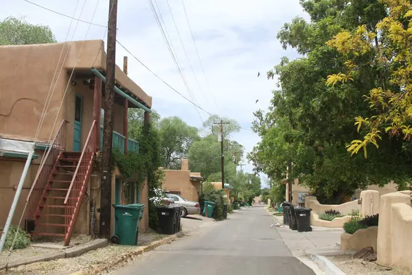 Taos, New Mexico, ABD: 25 Mayıs 2025 - Taos, Kuzey New Mexico 'da zengin tarihi, çarpıcı manzaraları ve eşsiz kültürleri ile tanınan bir kasabadır. (Niyi Fote/Thenews2)