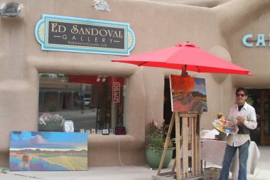25 Mayıs 2025, Taos, New Mexico, ABD Sandovals tabloları, hayatın yavaş ve huzurlu olduğu yeni Meksika 'ya derin bir saygı göstermektedir. (niyi fote / the new ws2)