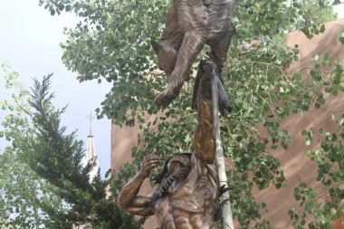 26 Mayıs 2025, Santa Fe, New Mexico, ABD: Santa Fe eskiden dağ patikaları galerisi olarak bilinen güzel sanat eserleri sergisi, kendini önemli ve saygı duyulan bir sanat galerisi (niyi fote / theenews2) 