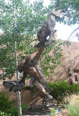 26 Mayıs 2025, Santa Fe, New Mexico, ABD: Santa Fe eskiden dağ patikaları galerisi olarak bilinen güzel sanat eserleri sergisi, kendini önemli ve saygı duyulan bir sanat galerisi (niyi fote / theenews2) 