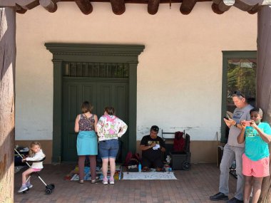 Noel baba ve turizm. 27 Mayıs 2025, Santa Fe, New Mexico, ABD (niyi fote / theenews2)