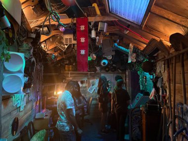 Santa Fe, New Mexico, ABD: 26 Mayıs 2025 - Miyav Wolf: Ebedi dönüş evi, 2008 'de küçük bir Santa Fe sanatçıları topluluğu olarak başladı. (Niyi Fote/Thenews2)